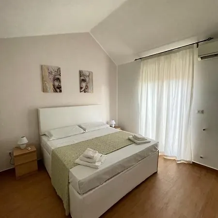 Climene גיארדיני נאקסוס