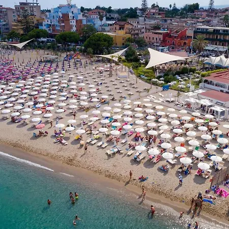 Climene גיארדיני נאקסוס